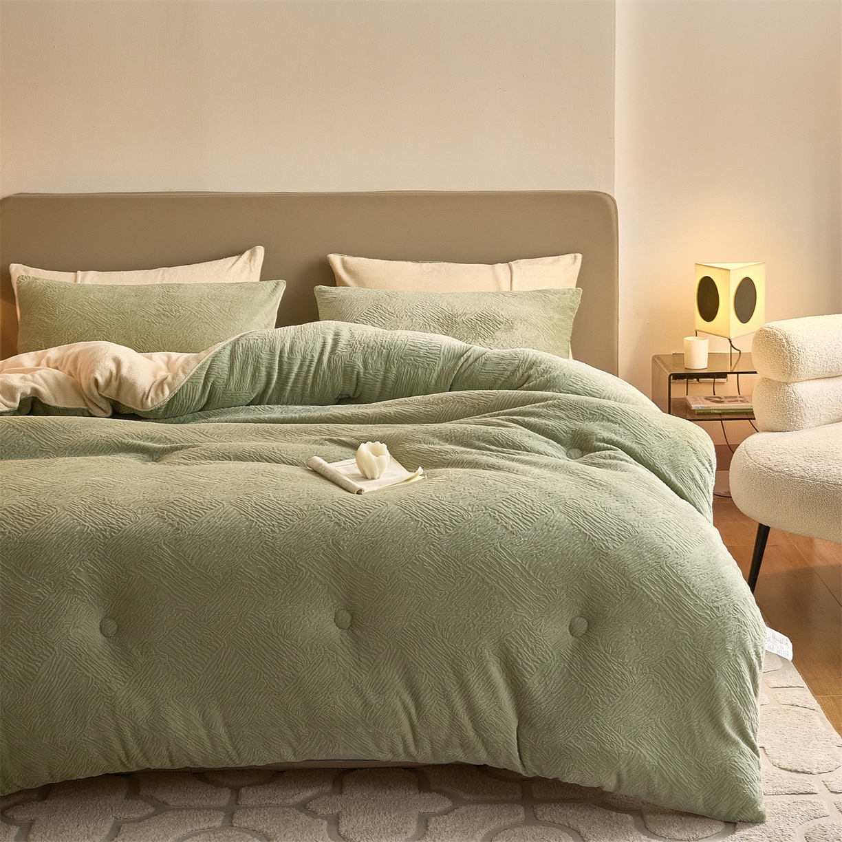 91家纺网 家纺一手货源 找家纺 换种生活 2025新款A类立体雕花绒冬被被子被芯 柔梦-橄榄绿