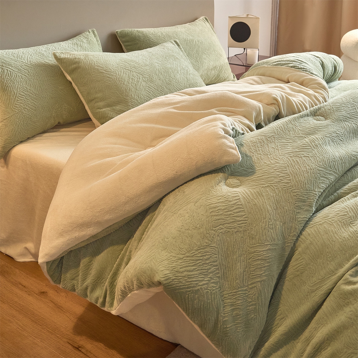 91家纺网 家纺一手货源 找家纺 换种生活 2025新款A类立体雕花绒冬被被子被芯 柔梦-橄榄绿