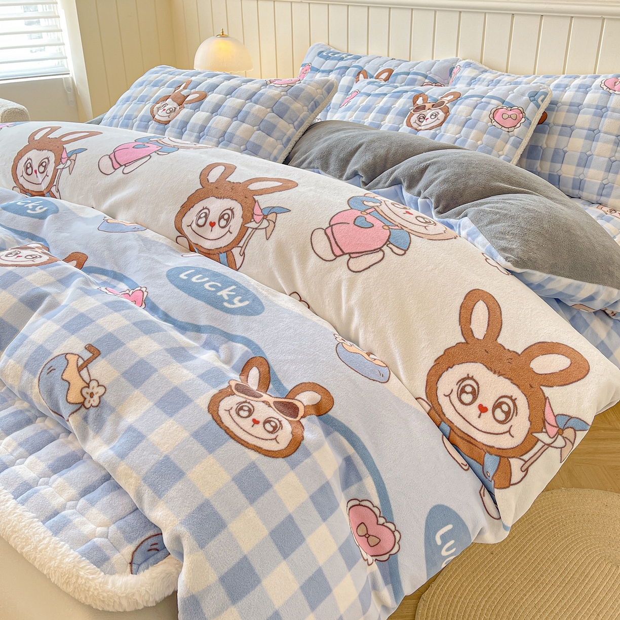 91家纺网 家纺一手货源 找家纺 （总）LIFE.丽芙 2025秋冬新款A类牛奶绒加厚夹棉床褥垫+被套组合四件套