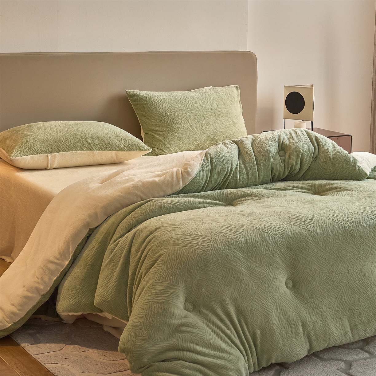 91家纺网 家纺一手货源 找家纺 换种生活 2025新款A类立体雕花绒冬被被子被芯 柔梦-橄榄绿