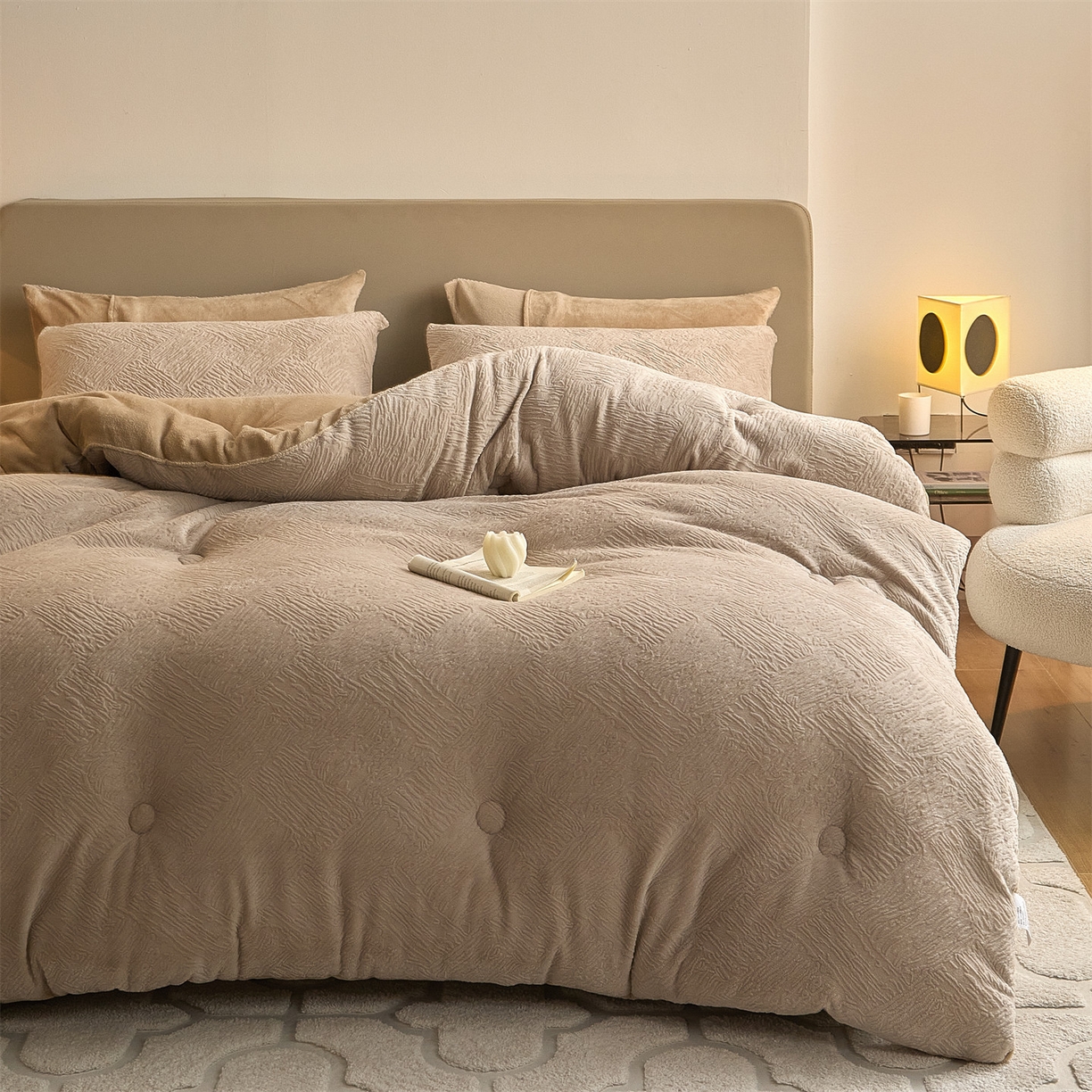 91家纺网 家纺一手货源 找家纺 换种生活 2025新款A类立体雕花绒冬被被子被芯 柔梦-卡其