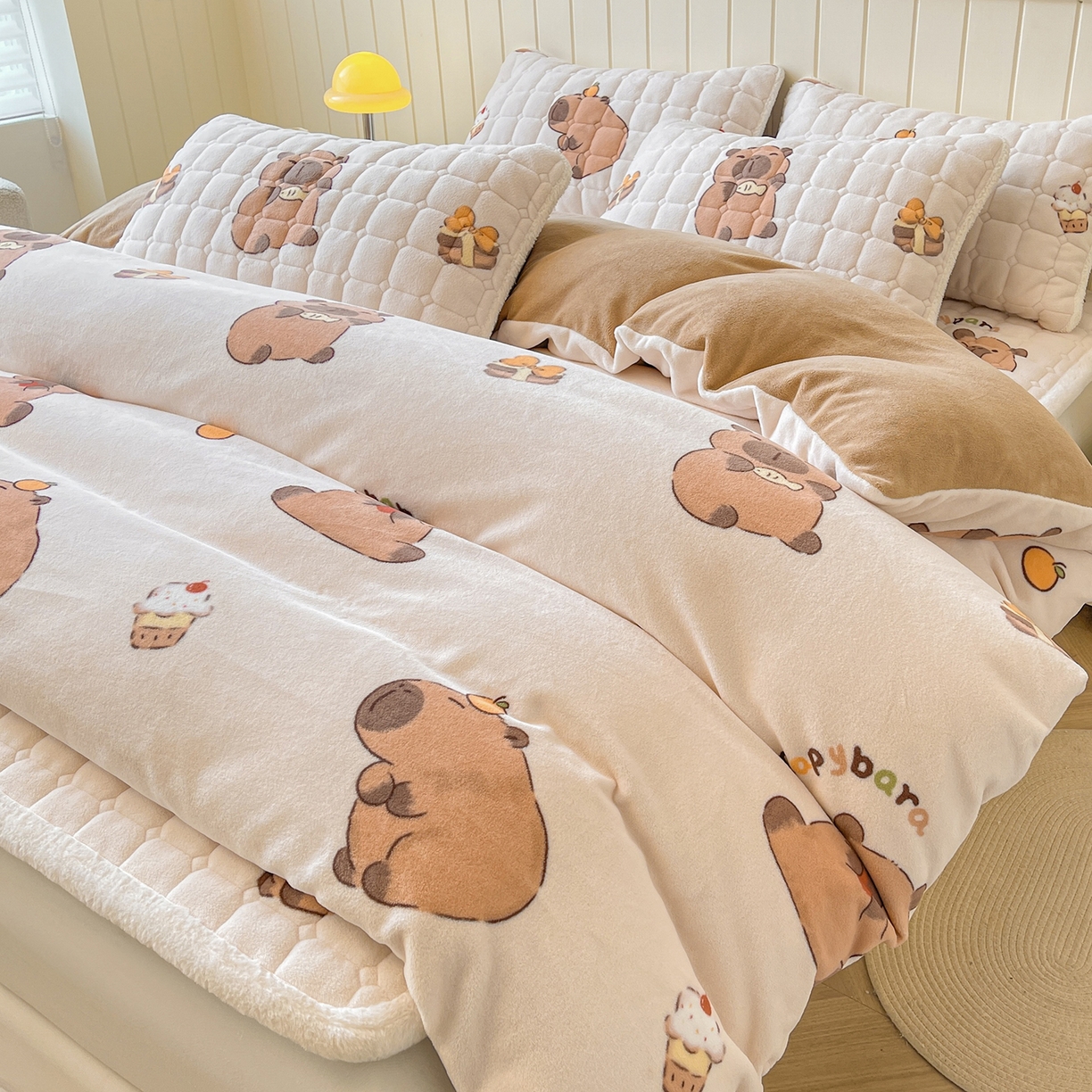 91家纺网 家纺一手货源 找家纺 （总）LIFE.丽芙 2025秋冬新款A类牛奶绒加厚夹棉床褥垫+被套组合四件套