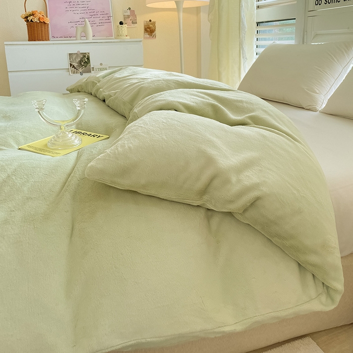 91家纺网 家纺一手货源 找家纺 富馨莱 2025新款牛奶绒纯色双拼四件套 奶油绿