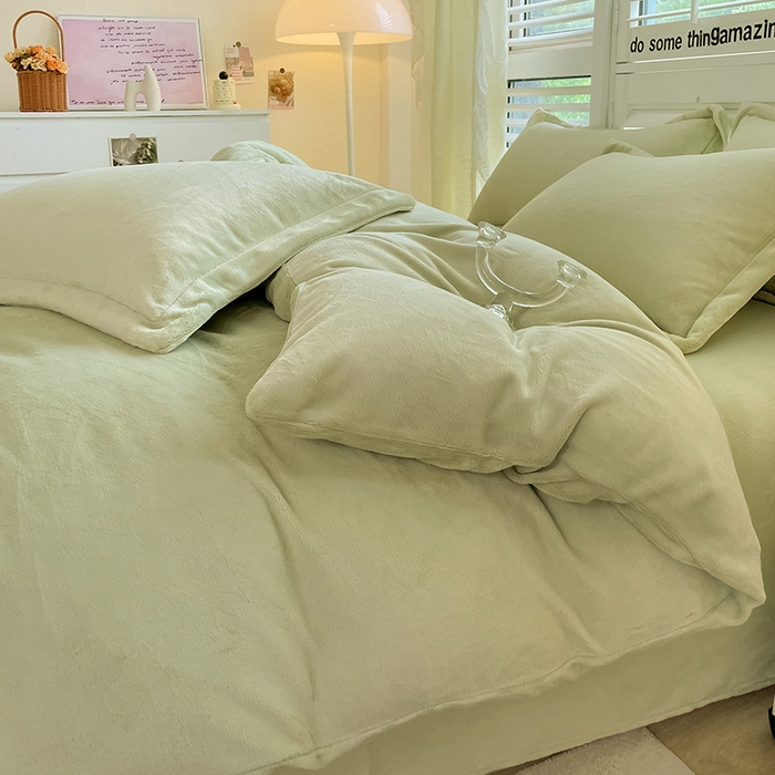 91家纺网 家纺一手货源 找家纺 富馨莱 2025新款牛奶绒纯色双拼四件套 奶油绿