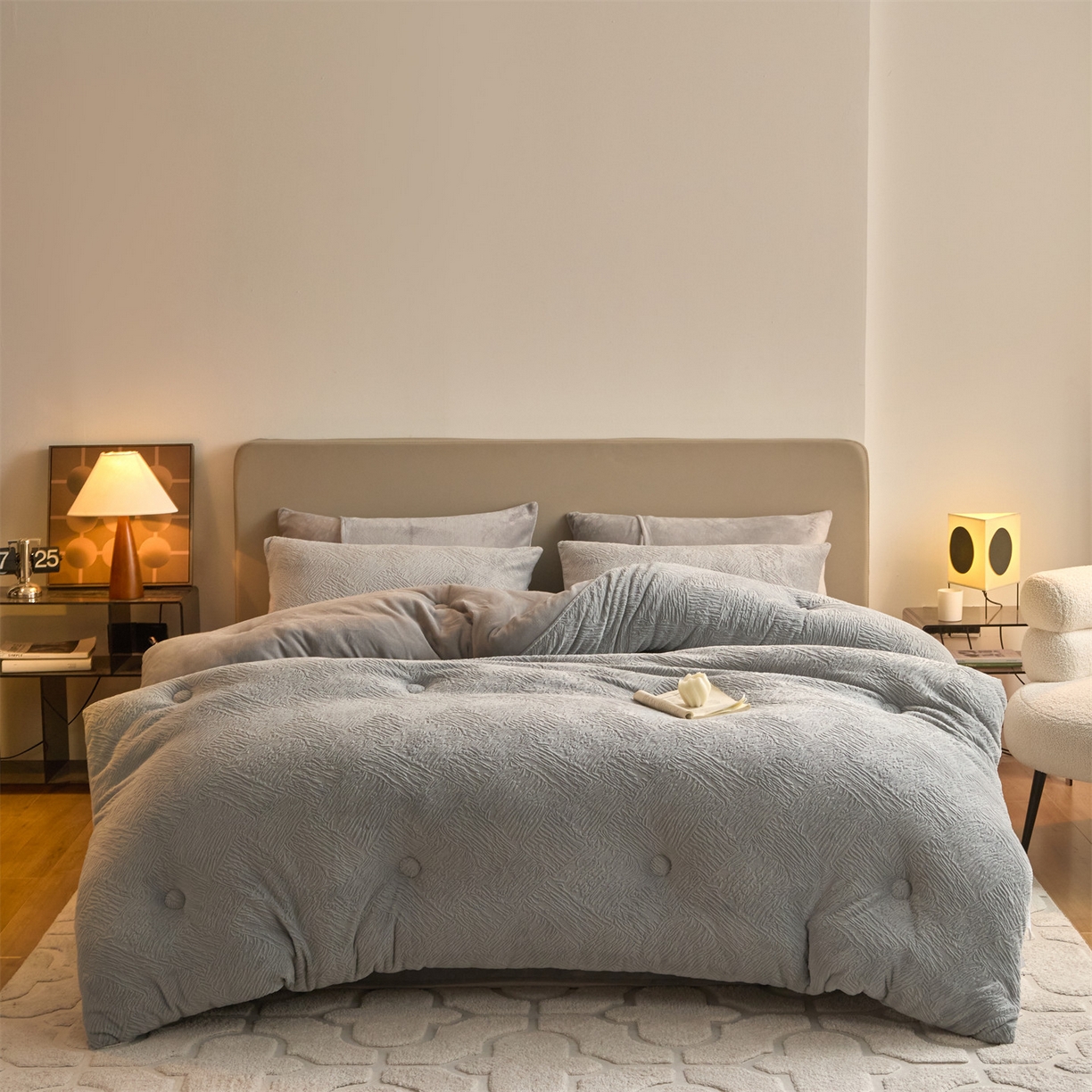 91家纺网 家纺一手货源 找家纺 换种生活 2025新款A类立体雕花绒冬被被子被芯 柔梦-浅灰色