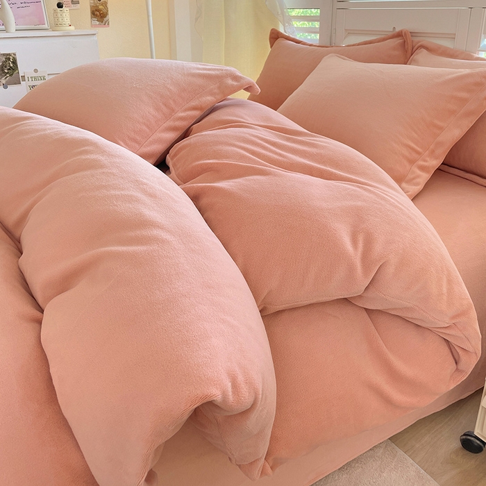 91家纺网 家纺一手货源 找家纺 富馨莱 2025新款牛奶绒纯色双拼四件套 奶油玉