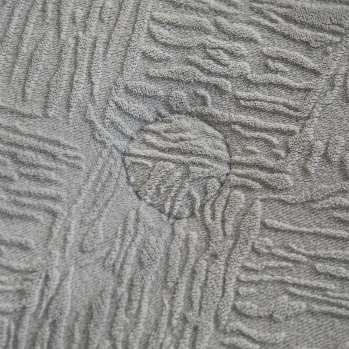 91家纺网 家纺一手货源 找家纺 换种生活 2025新款A类立体雕花绒冬被被子被芯 柔梦-浅灰色