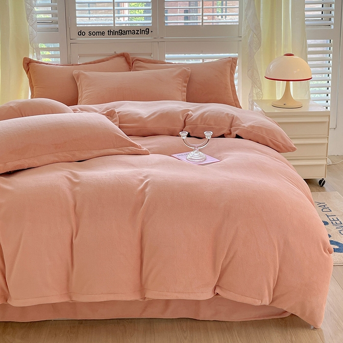 91家纺网 家纺一手货源 找家纺 富馨莱 2025新款牛奶绒纯色双拼四件套 奶油玉