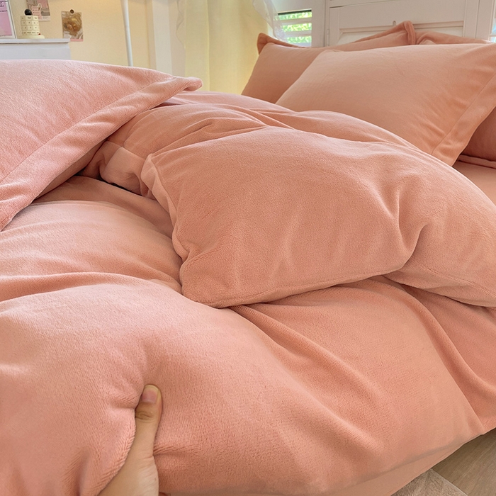 91家纺网 家纺一手货源 找家纺 富馨莱 2025新款牛奶绒纯色双拼四件套 奶油玉