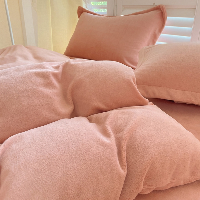 91家纺网 家纺一手货源 找家纺 富馨莱 2025新款牛奶绒纯色双拼四件套 奶油玉