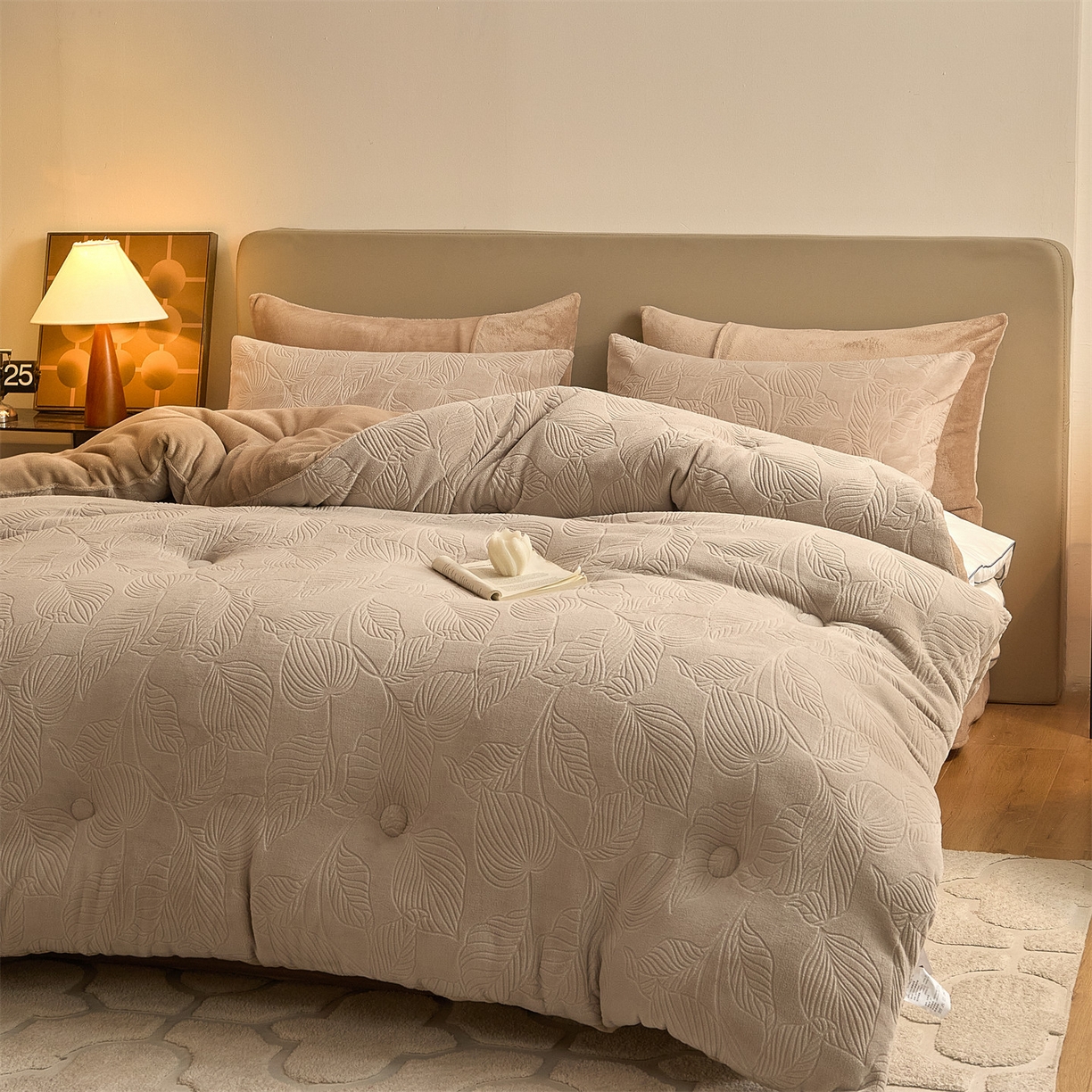 91家纺网 家纺一手货源 找家纺 换种生活 2025新款A类立体雕花绒冬被被子被芯 叶语-浅驼色