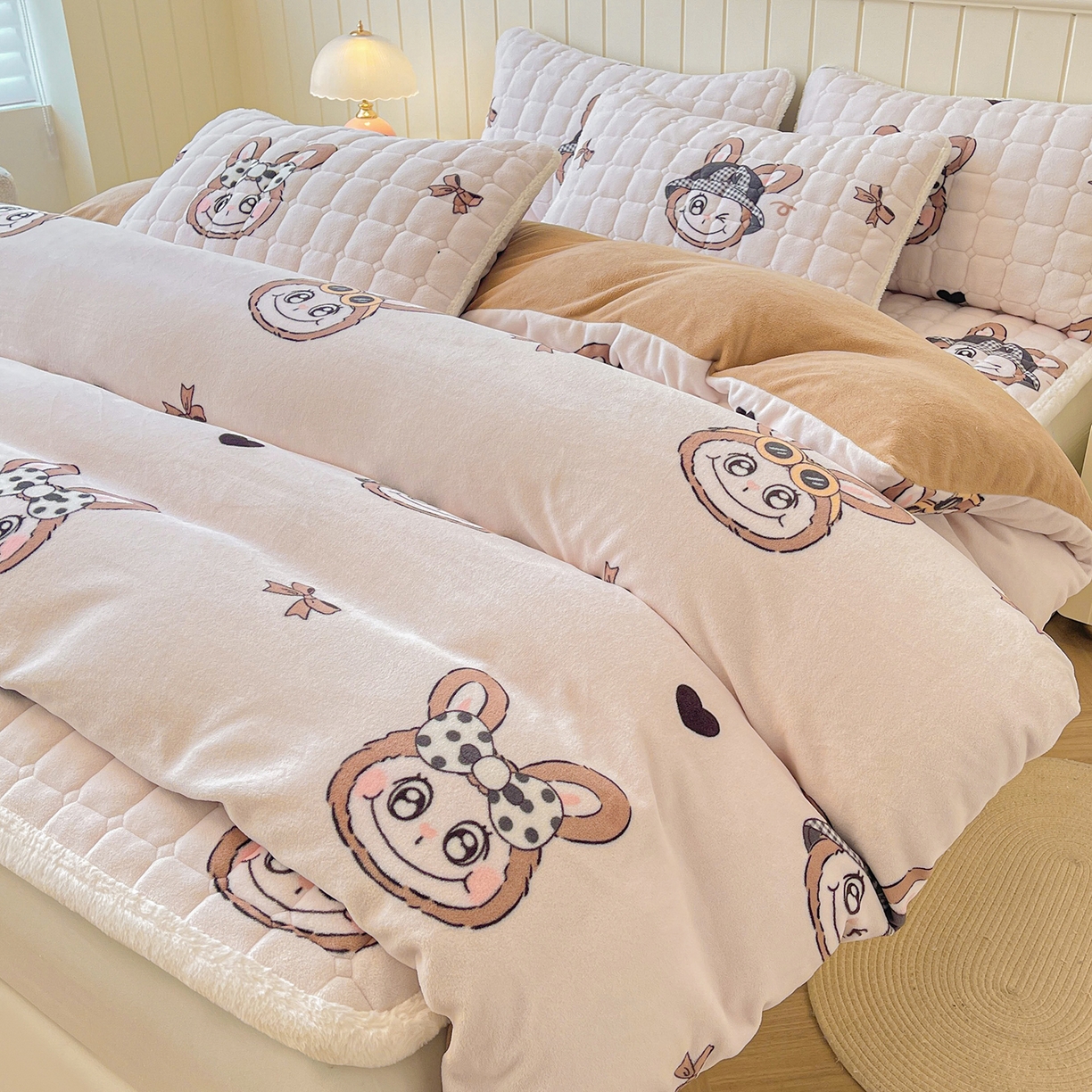 91家纺网 家纺一手货源 找家纺 （总）LIFE.丽芙 2025秋冬新款A类牛奶绒加厚夹棉床褥垫+被套组合四件套