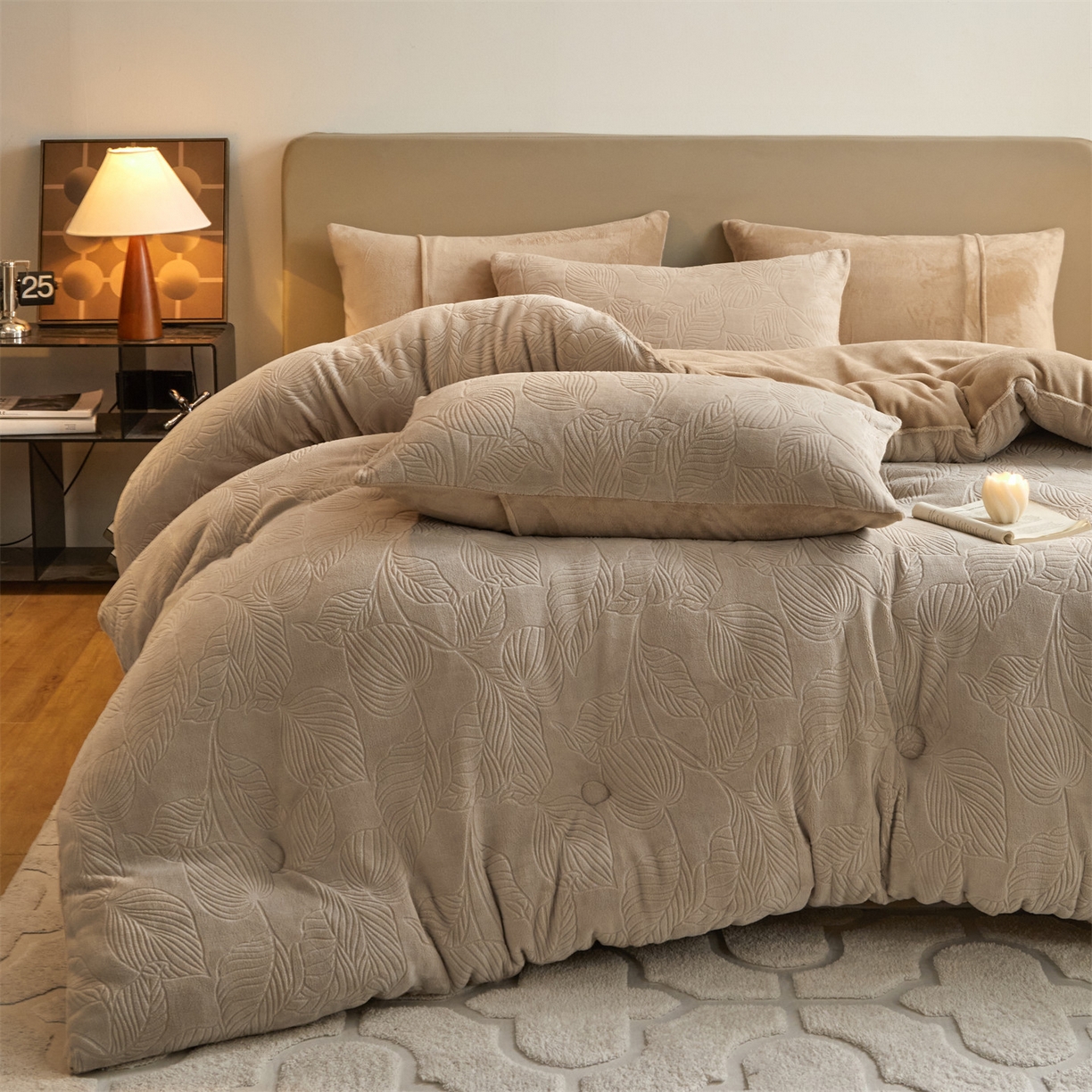 91家纺网 家纺一手货源 找家纺 换种生活 2025新款A类立体雕花绒冬被被子被芯 叶语-浅驼色