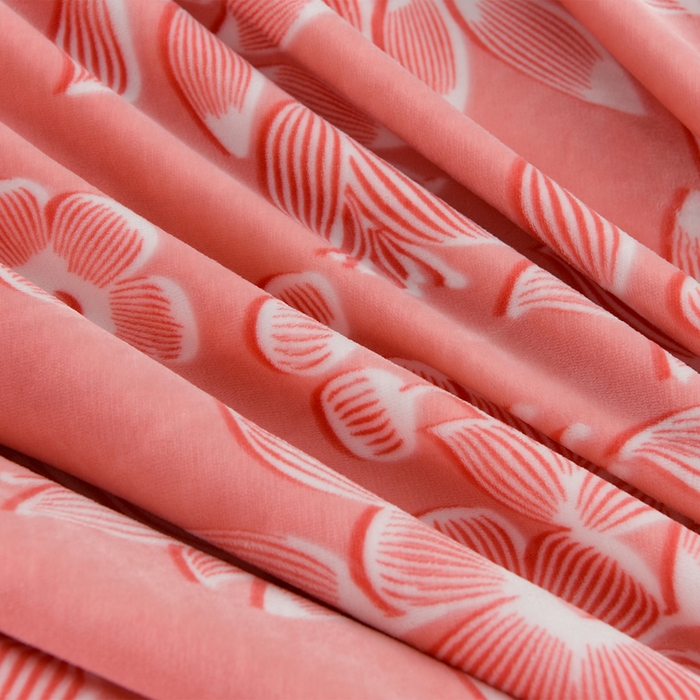 91家纺网 家纺一手货源 找家纺 牵依 2025新款牛奶绒小包边印花四件套 爱莎粉