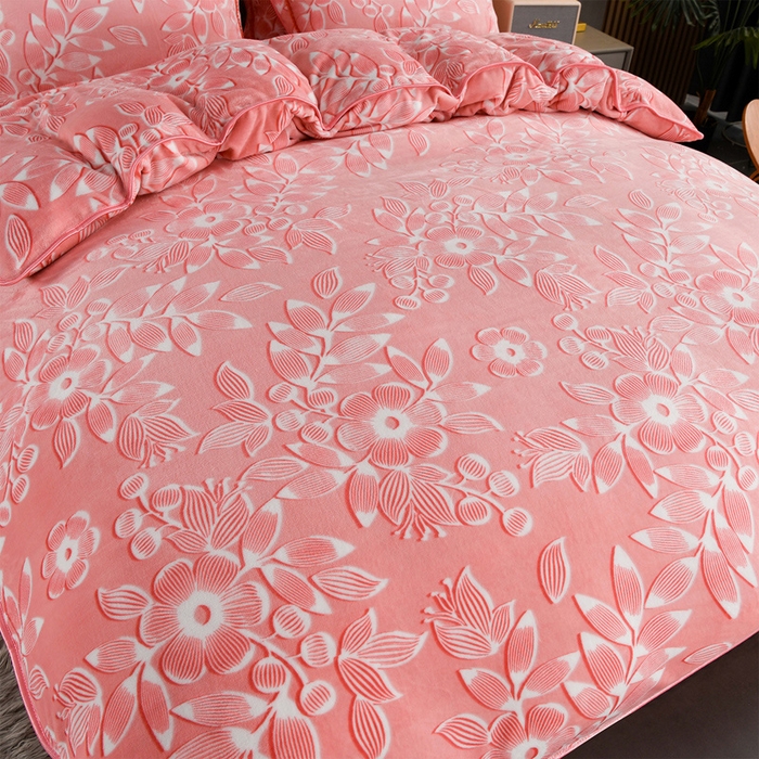 91家纺网 家纺一手货源 找家纺 牵依 2025新款牛奶绒小包边印花四件套 爱莎粉