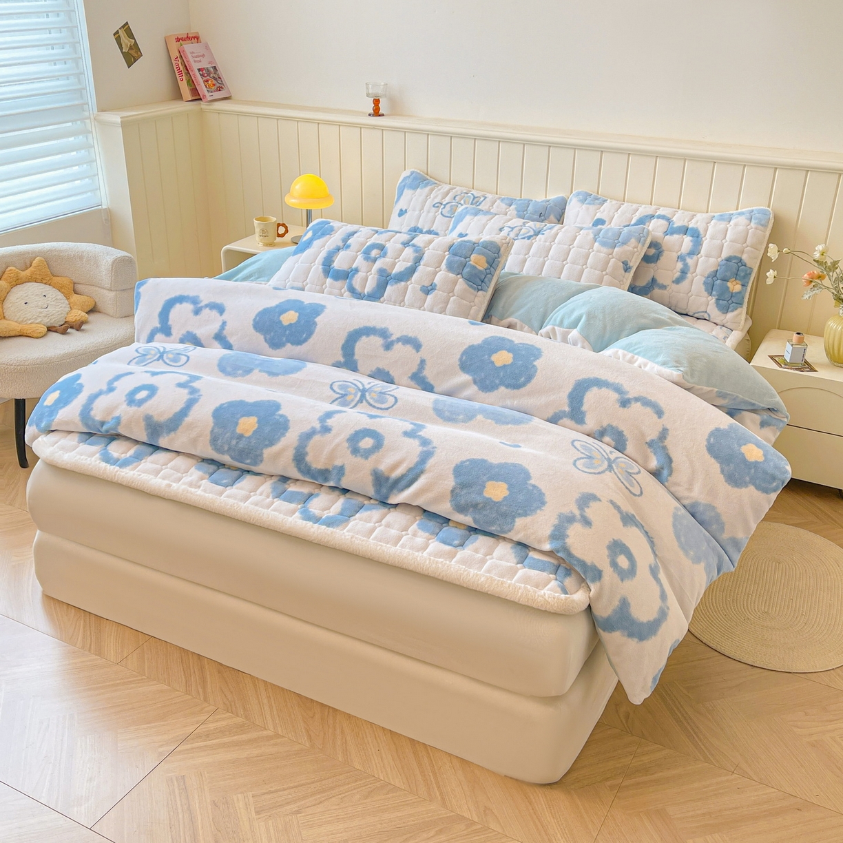 91家纺网 家纺一手货源 找家纺 LIFE.丽芙 2025秋冬新款A类牛奶绒加厚夹棉床褥垫+被套组合四件套 花恋