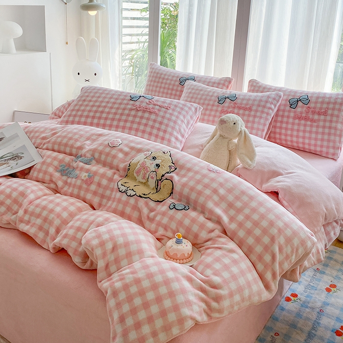 91家纺网 家纺一手货源 找家纺 茉礼 2025新款A类加厚毛巾绣牛奶绒四件套毛巾绣四件套 布偶猫