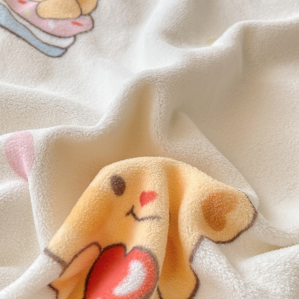 91家纺网 家纺一手货源 找家纺 LIFE.丽芙 2025秋冬新款A类牛奶绒加厚夹棉床褥垫+被套组合四件套 小熊包