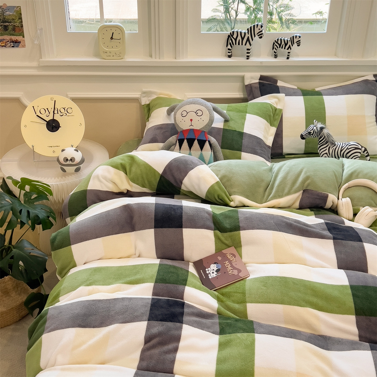 91家纺网 家纺一手货源 找家纺 曲之慕 2025新款A类牛奶绒简约无印风格子四件套 森系格