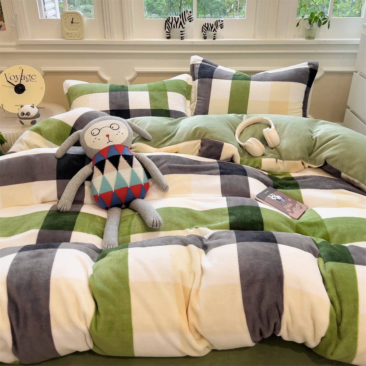 91家纺网 家纺一手货源 找家纺 曲之慕 2025新款A类牛奶绒简约无印风格子四件套 森系格