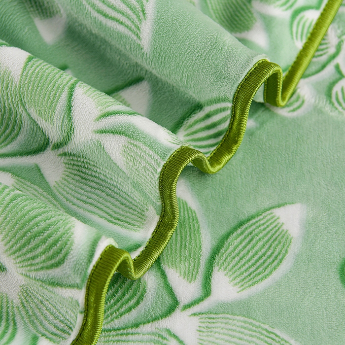 91家纺网 家纺一手货源 找家纺 牵依 2025新款牛奶绒小包边印花四件套 爱莎绿