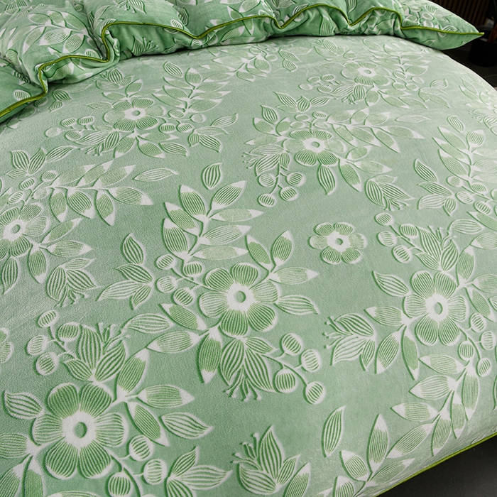 91家纺网 家纺一手货源 找家纺 牵依 2025新款牛奶绒小包边印花四件套 爱莎绿