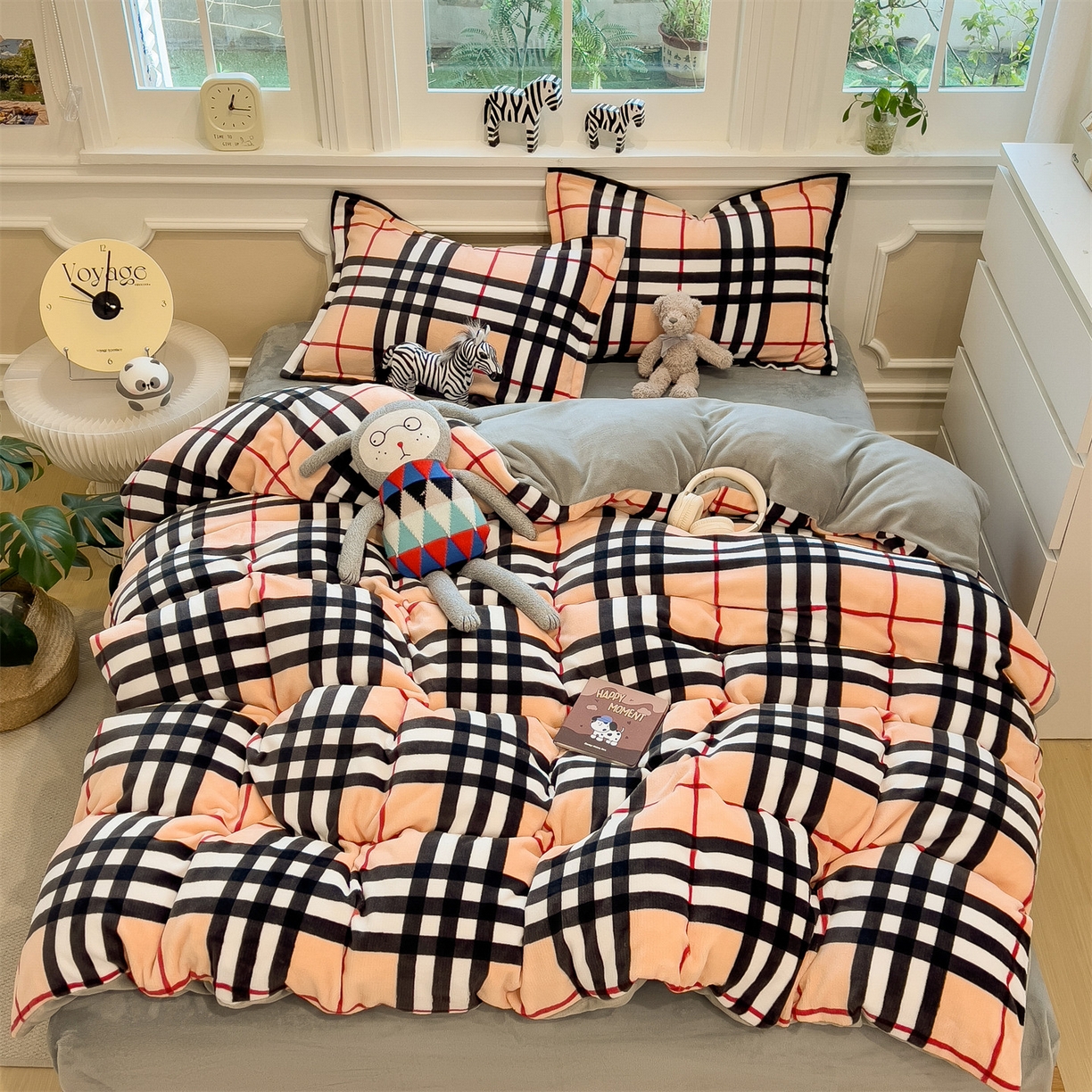 曲之慕 2025新款A类牛奶绒简约无印风格子四件套 英伦格