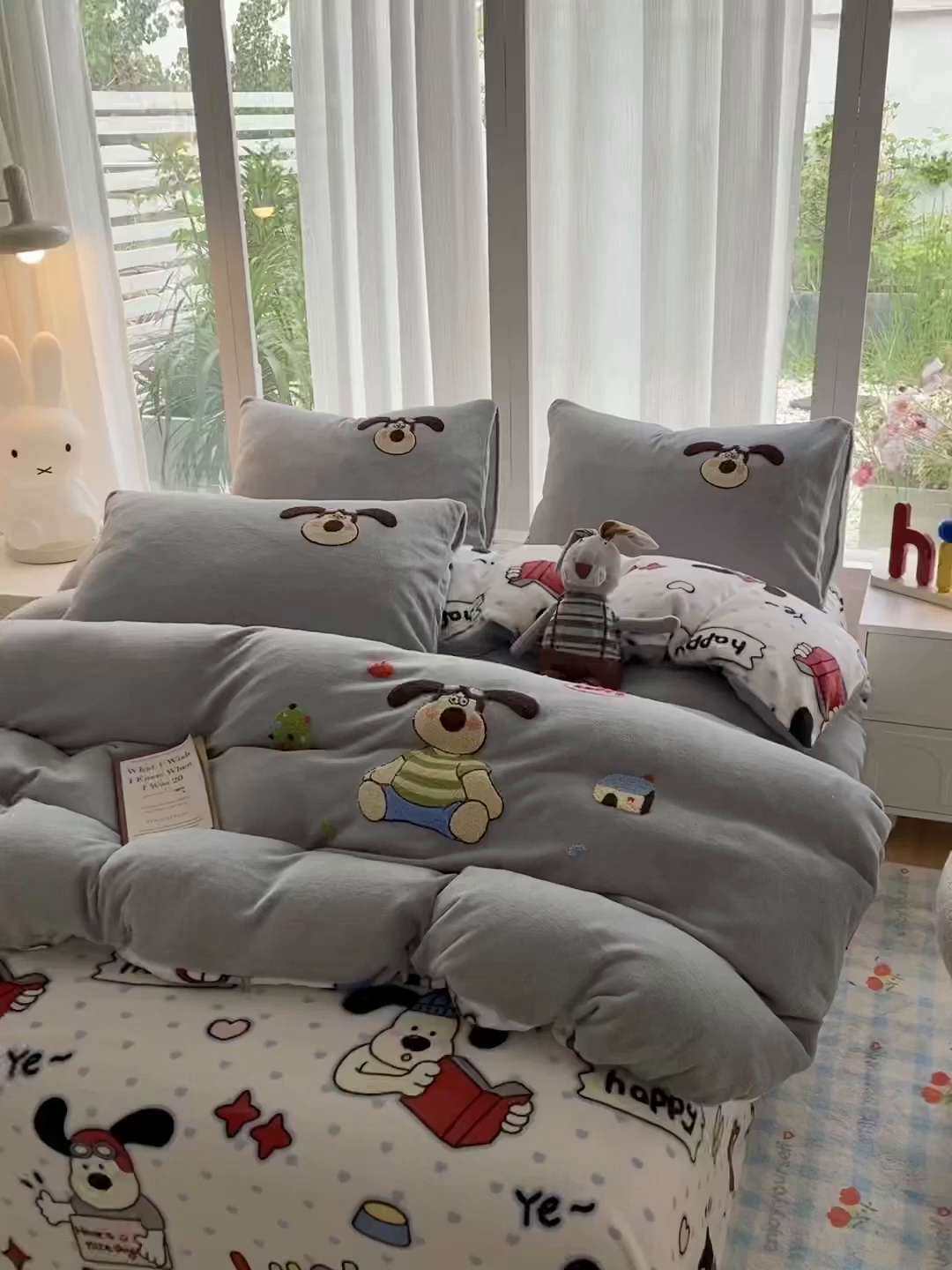 91家纺网 家纺一手货源 找家纺 茉礼 2025新款A类加厚毛巾绣牛奶绒四件套毛巾绣四件套 彼得狗