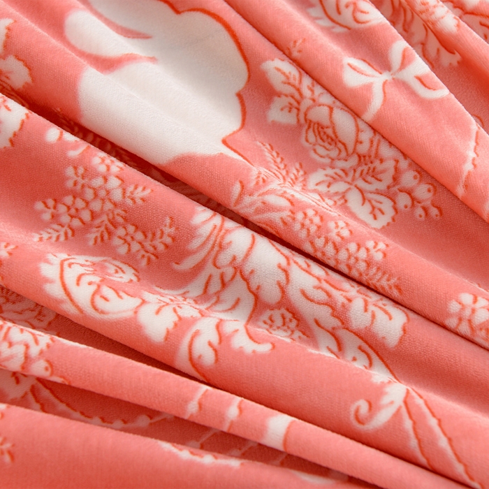 91家纺网 家纺一手货源 找家纺 牵依 2025新款牛奶绒小包边印花四件套 半夏时光-浅粉