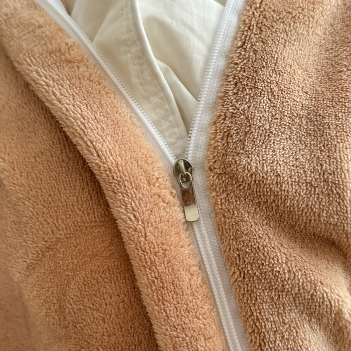 91家纺网 家纺一手货源 找家纺 2025新款200克加厚牛奶绒剪花床笠跨境直播爆款  卡其