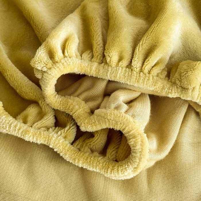 91家纺网 家纺一手货源 找家纺 2025新款200克加厚牛奶绒剪花床笠跨境直播爆款  抹茶绿