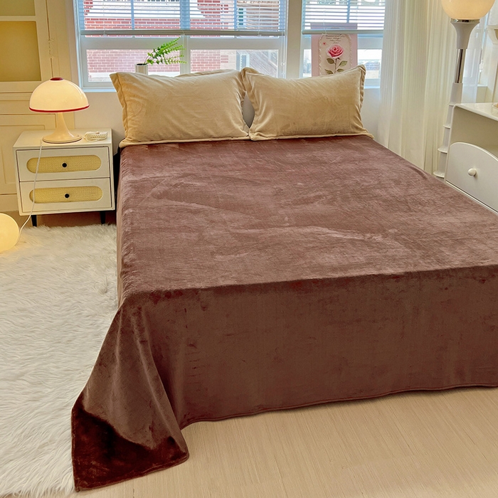 91家纺网 家纺一手货源 找家纺 富馨莱 2025新款牛奶绒纯色双拼四件套 双拼卡其+奶咖