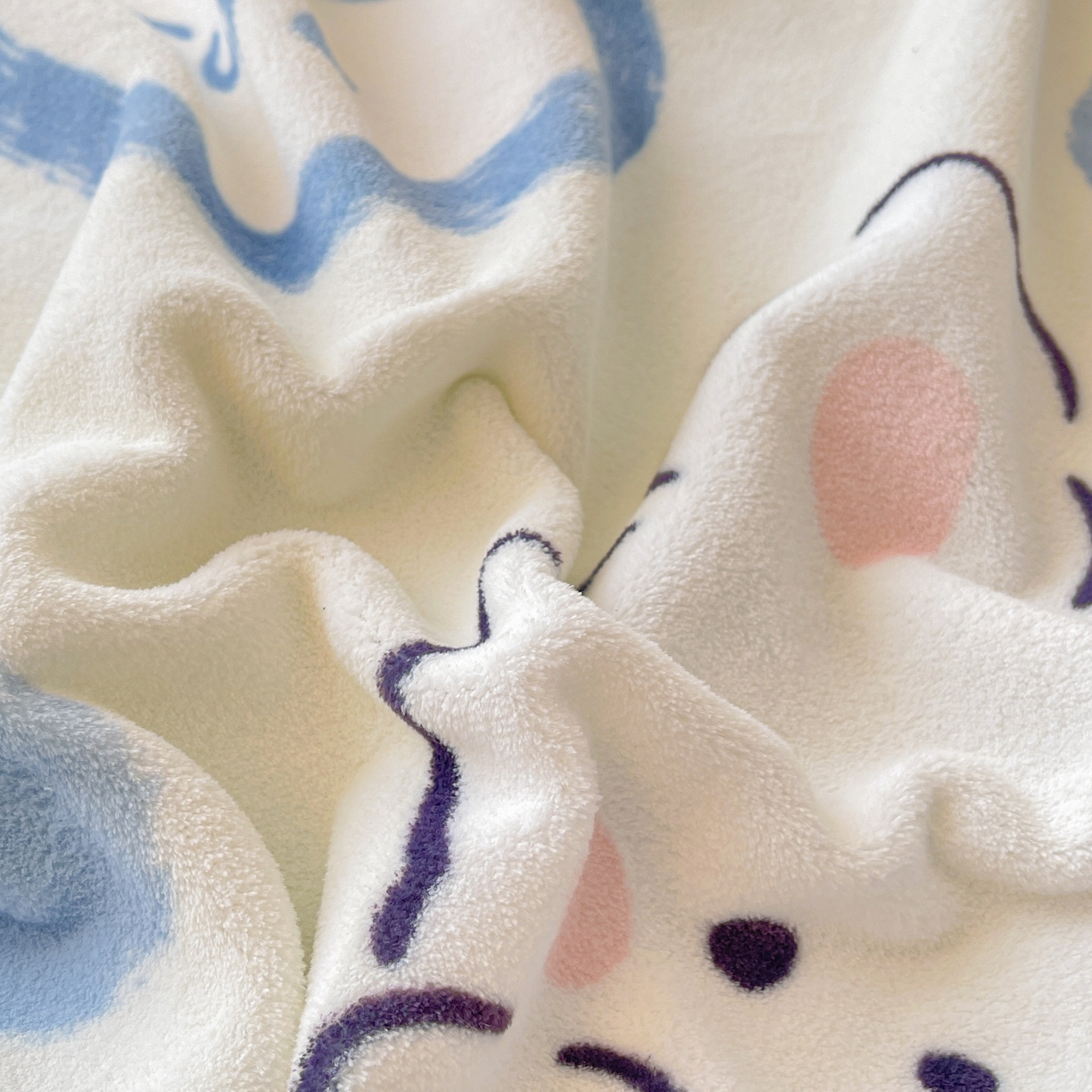 91家纺网 家纺一手货源 找家纺 LIFE.丽芙 2025秋冬新款A类牛奶绒加厚夹棉床褥垫+被套组合四件套 爱心小宠-蓝