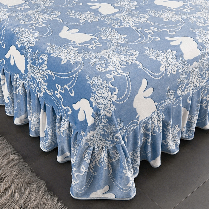 91家纺网 家纺一手货源 找家纺 牵依 2025新款牛奶绒小包边印花四件套 半夏时光-浅蓝