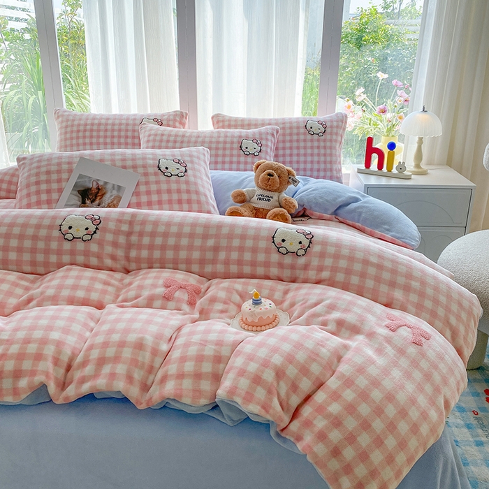 91家纺网 家纺一手货源 找家纺 茉礼 2025新款A类卡通加厚毛巾绣牛奶绒四件套 粉格kt