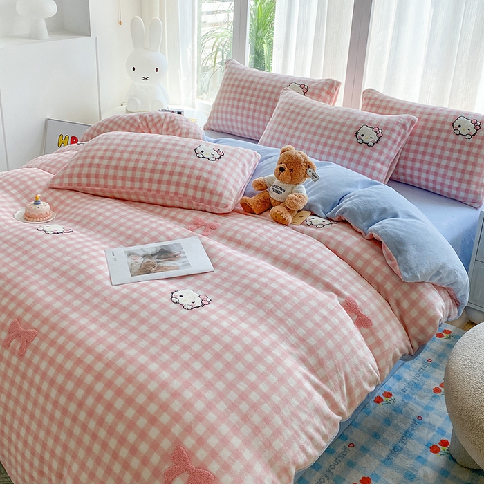 91家纺网 家纺一手货源 找家纺 茉礼 2025新款A类卡通加厚毛巾绣牛奶绒四件套 粉格kt