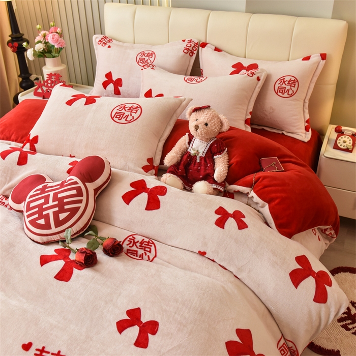 91家纺网 家纺一手货源 找家纺 曲之慕 2025新款高克重牛奶绒简约婚庆四件套 蝶爱