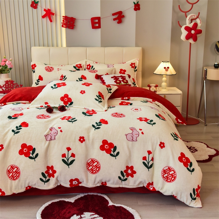 91家纺网 家纺一手货源 找家纺 曲之慕 2025新款高克重牛奶绒简约婚庆四件套 花房喜事