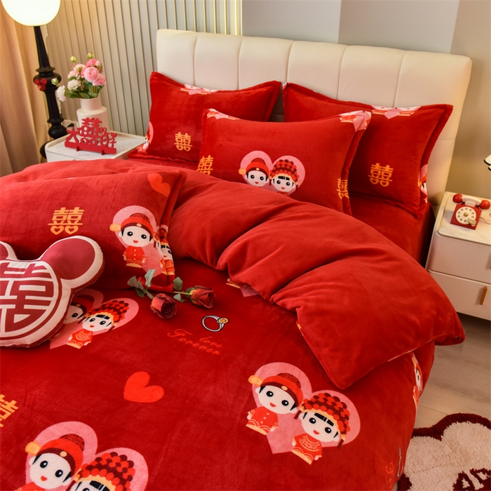 91家纺网 家纺一手货源 找家纺 曲之慕 2025新款高克重牛奶绒简约婚庆四件套 浪漫满屋