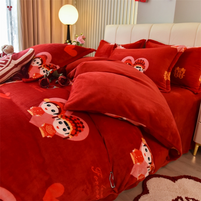 91家纺网 家纺一手货源 找家纺 曲之慕 2025新款高克重牛奶绒简约婚庆四件套 浪漫满屋