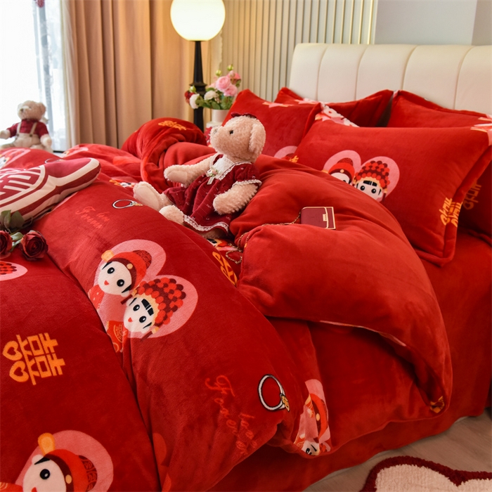 91家纺网 家纺一手货源 找家纺 曲之慕 2025新款高克重牛奶绒简约婚庆四件套 浪漫满屋