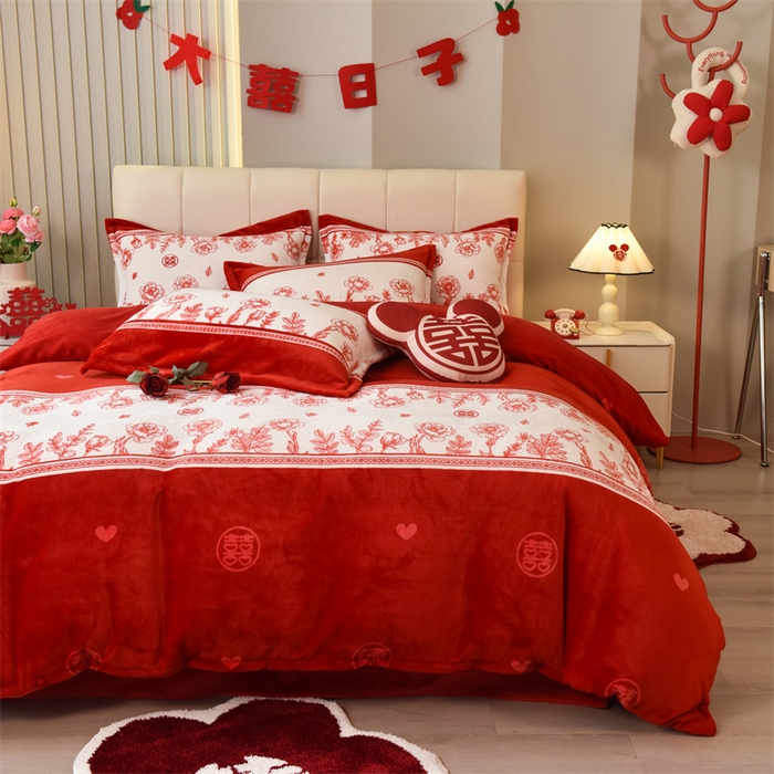 91家纺网 家纺一手货源 找家纺 曲之慕 2025新款高克重牛奶绒简约婚庆四件套 千喜