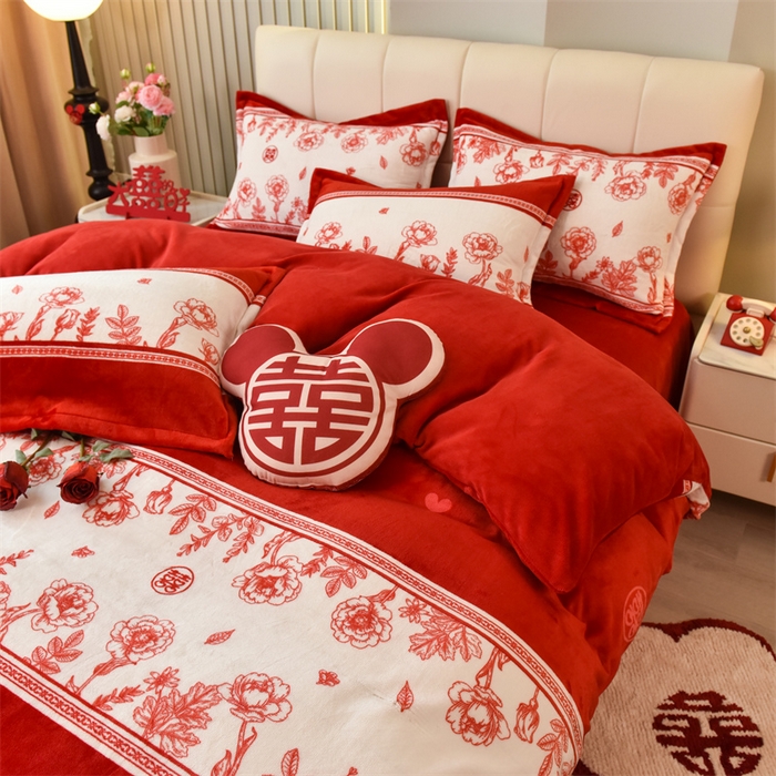 91家纺网 家纺一手货源 找家纺 曲之慕 2025新款高克重牛奶绒简约婚庆四件套 千喜