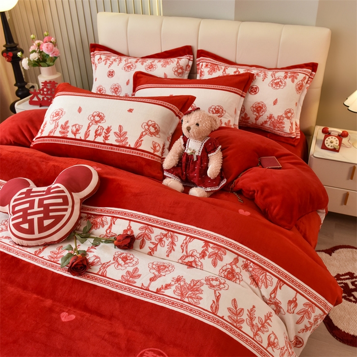 91家纺网 家纺一手货源 找家纺 曲之慕 2025新款高克重牛奶绒简约婚庆四件套 千喜