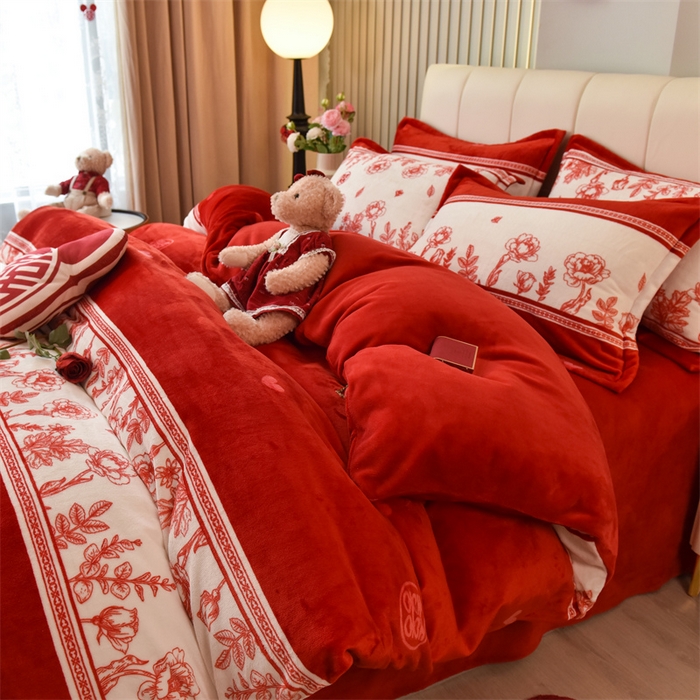 91家纺网 家纺一手货源 找家纺 曲之慕 2025新款高克重牛奶绒简约婚庆四件套 千喜