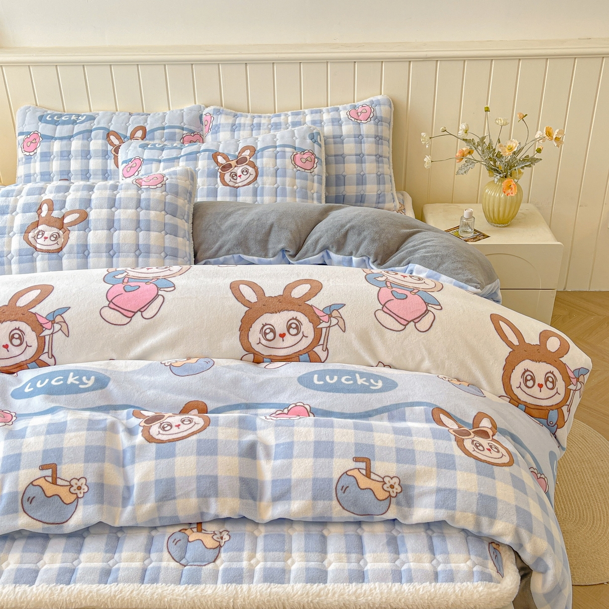 91家纺网 家纺一手货源 找家纺 LIFE.丽芙 2025秋冬新款A类牛奶绒加厚夹棉床褥垫+被套组合四件套 布布乐园