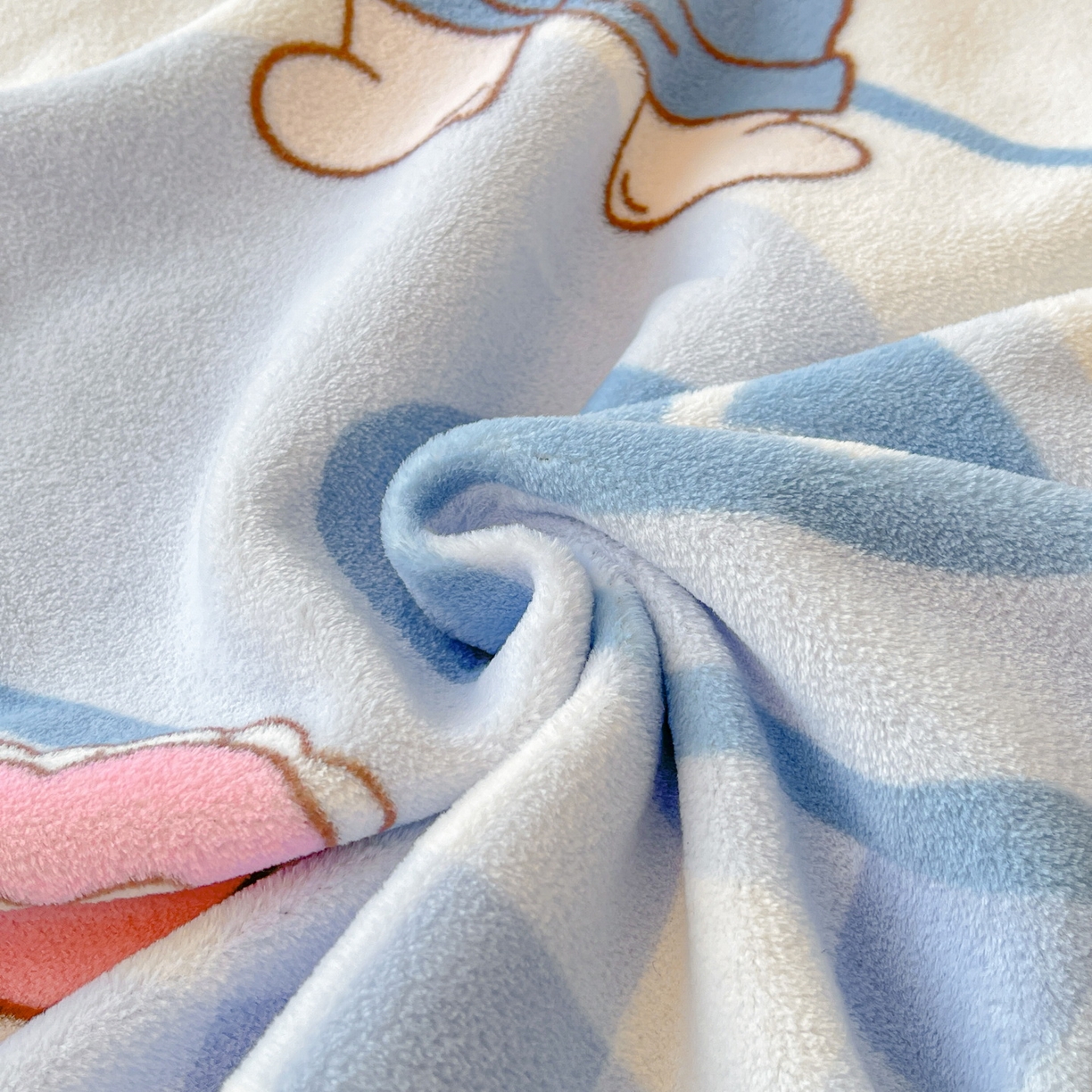 91家纺网 家纺一手货源 找家纺 LIFE.丽芙 2025秋冬新款A类牛奶绒加厚夹棉床褥垫+被套组合四件套 布布乐园