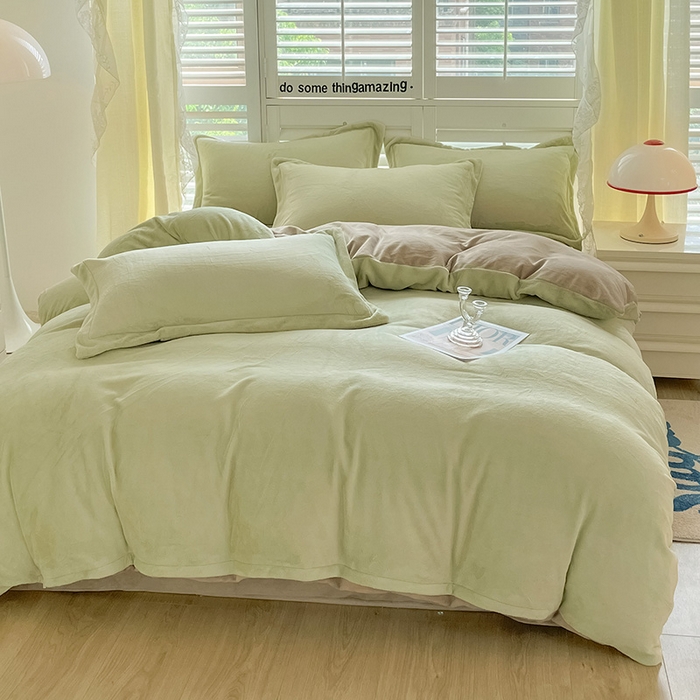 富馨莱 2025新款牛奶绒纯色双拼四件套 双拼奶油绿+焦糖色