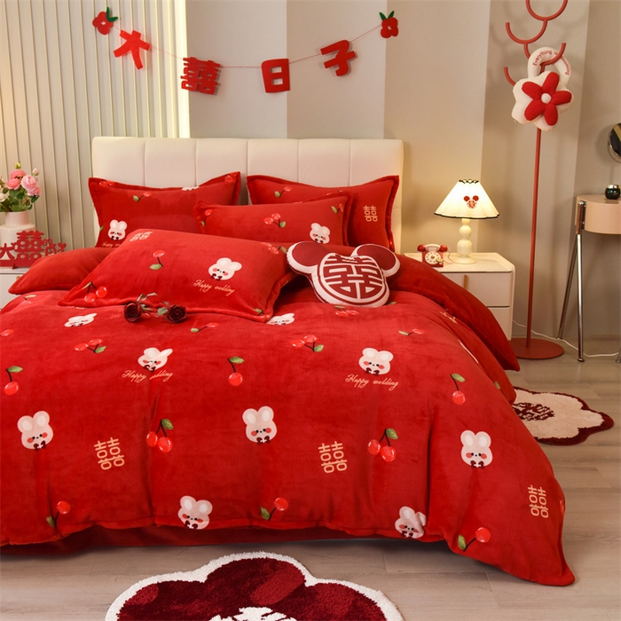 91家纺网 家纺一手货源 找家纺 曲之慕 2025新款高克重牛奶绒简约婚庆四件套 吾家有喜