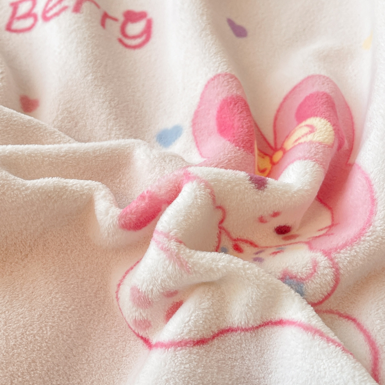 91家纺网 家纺一手货源 找家纺 LIFE.丽芙 2025秋冬新款A类牛奶绒加厚夹棉床褥垫+被套组合四件套 乖乖喵